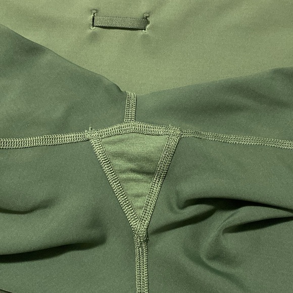 Like New! Lululemon Wunder Train HR Leggings - Picture 11 of 14